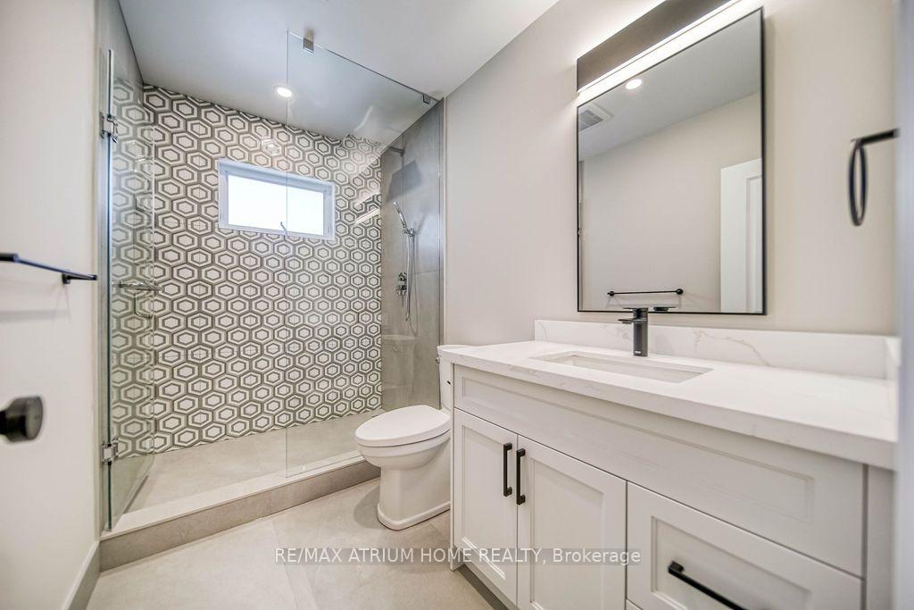 Photo 15 of 4 Palomino Crescent, North York, Bayview Village — HOMEH