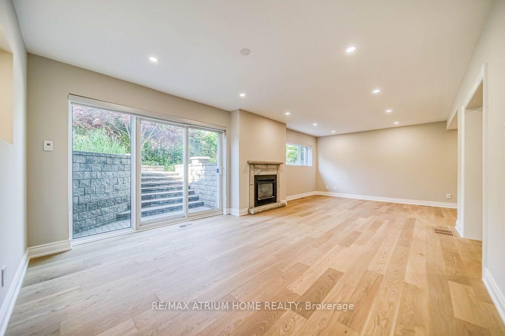 Photo 16 of 4 Palomino Crescent, North York, Bayview Village — HOMEH
