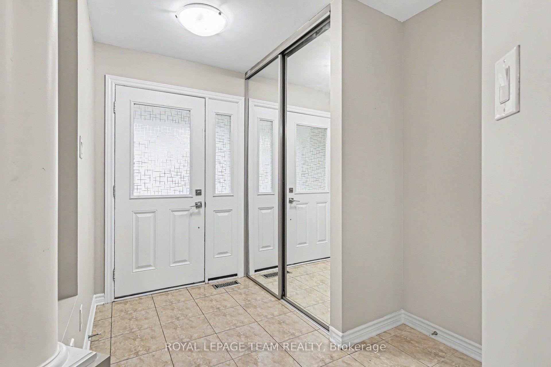 Photo 3 of 414 Abbeydale Circle, Ottawa, Kanata - Morgan's Grant/South March — HOMEH