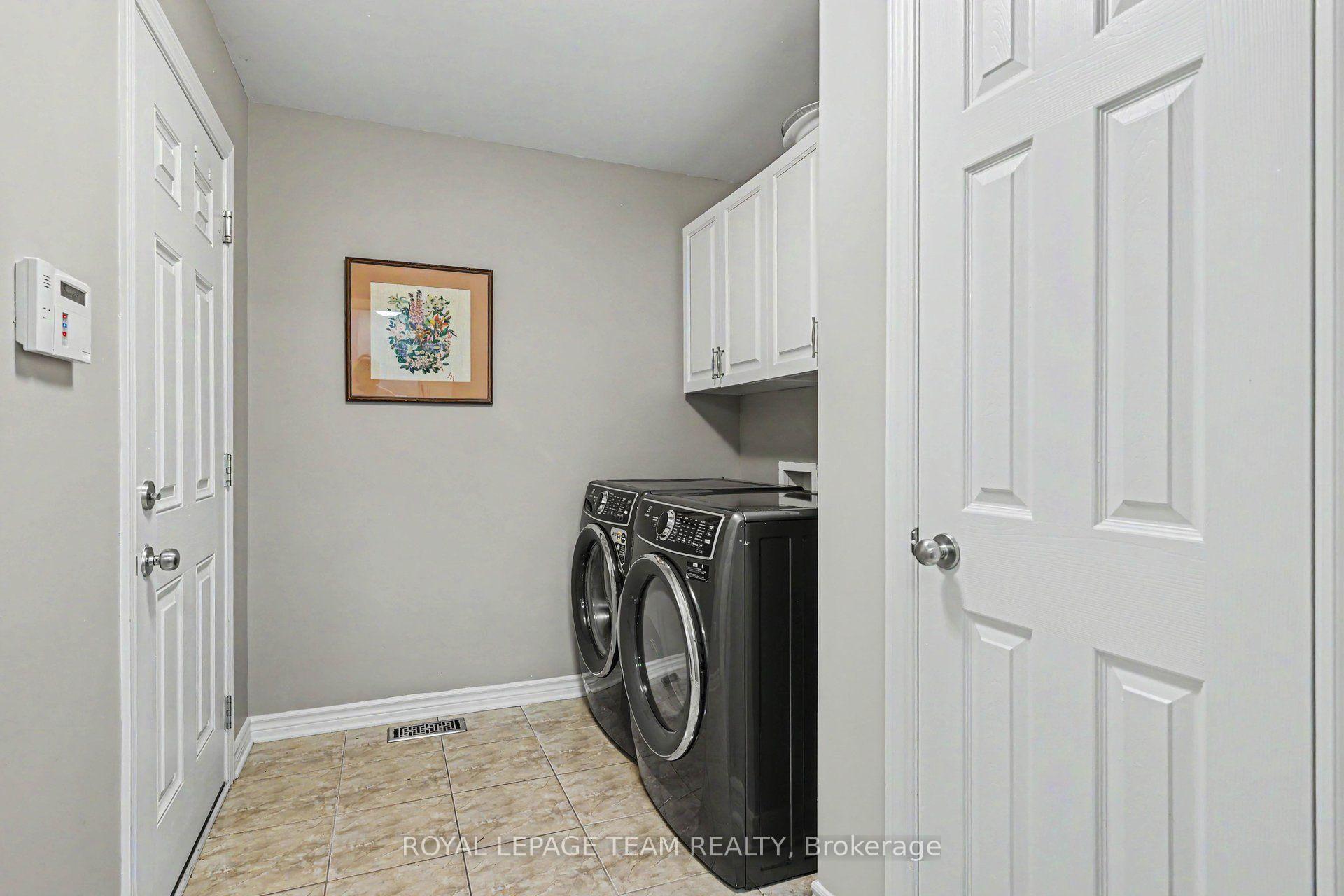 Photo 17 of 414 Abbeydale Circle, Ottawa, Kanata - Morgan's Grant/South March — HOMEH