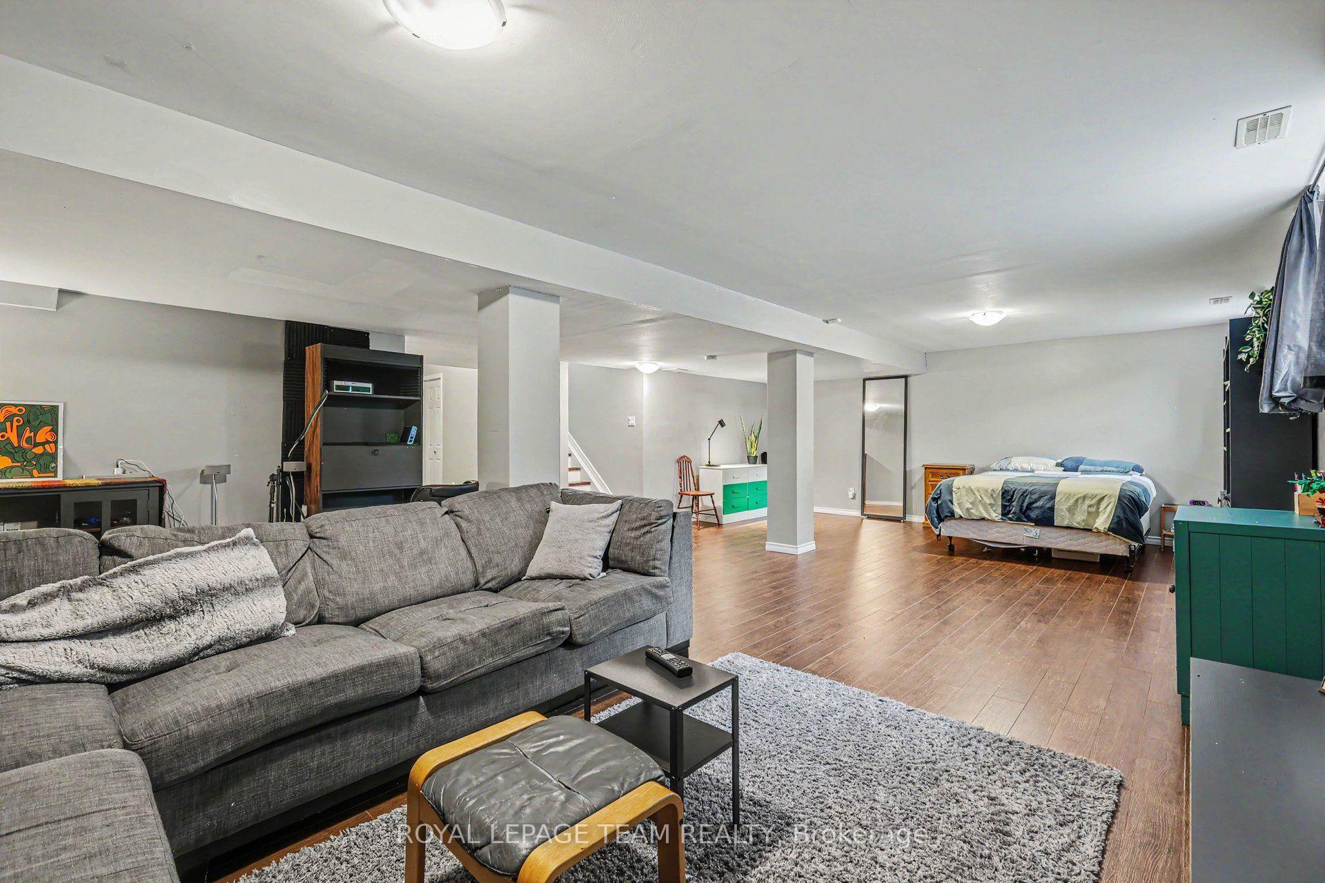 Photo 31 of 414 Abbeydale Circle, Ottawa, Kanata - Morgan's Grant/South March — HOMEH