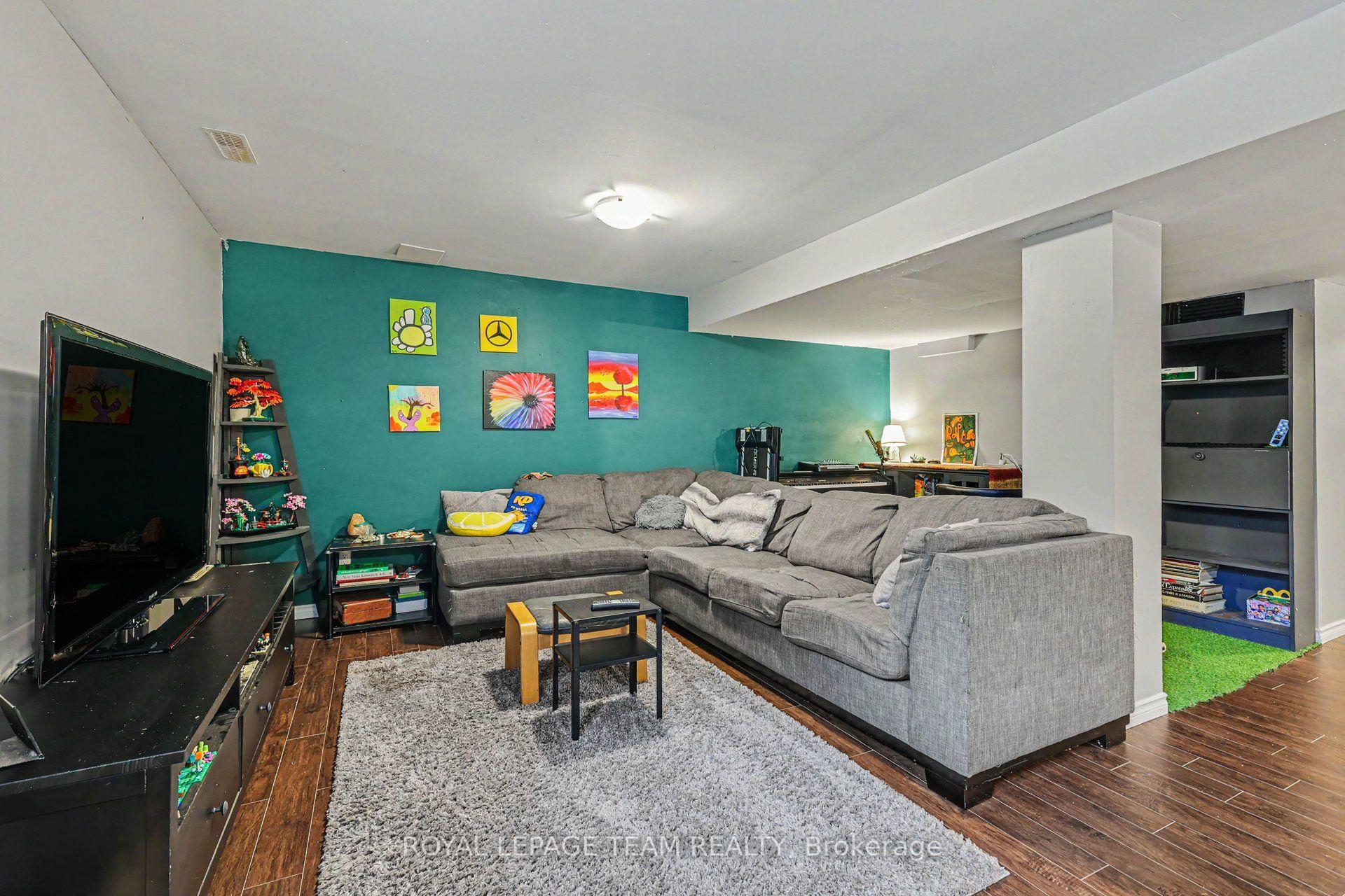 Photo 33 of 414 Abbeydale Circle, Ottawa, Kanata - Morgan's Grant/South March — HOMEH