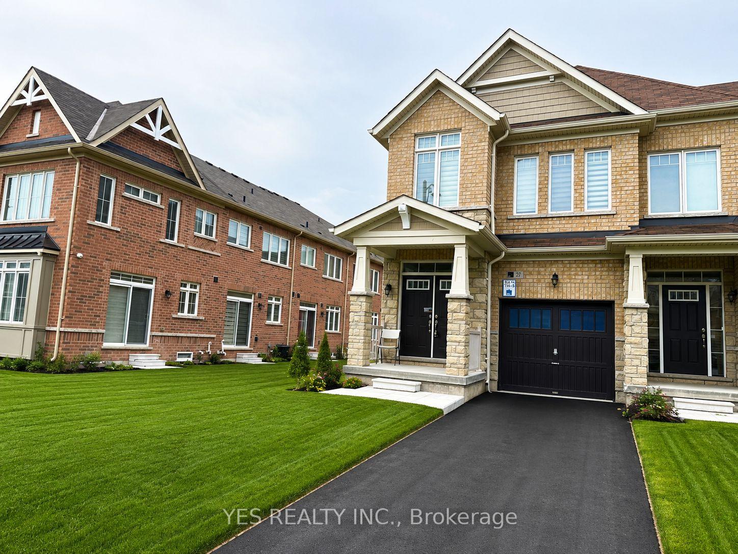 Front of 27 Royal Fern Crescent S