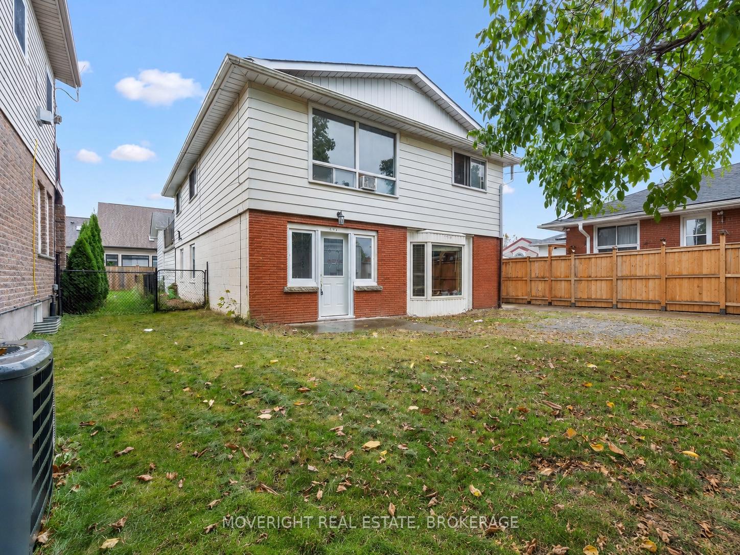 Photo 2 of 12 A Third Ave Louth, St. Catharines, Grapeview — HOMEH