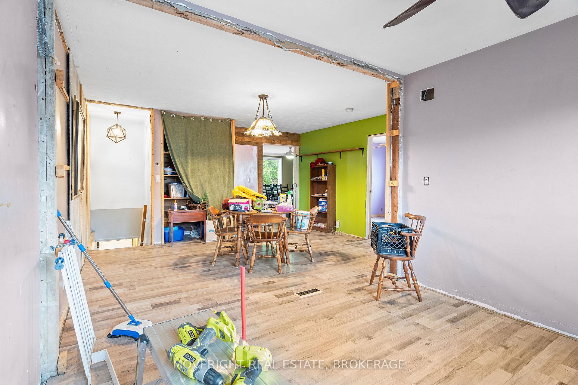 Photo 19 of 12 A Third Ave Louth, St. Catharines, Grapeview — HOMEH