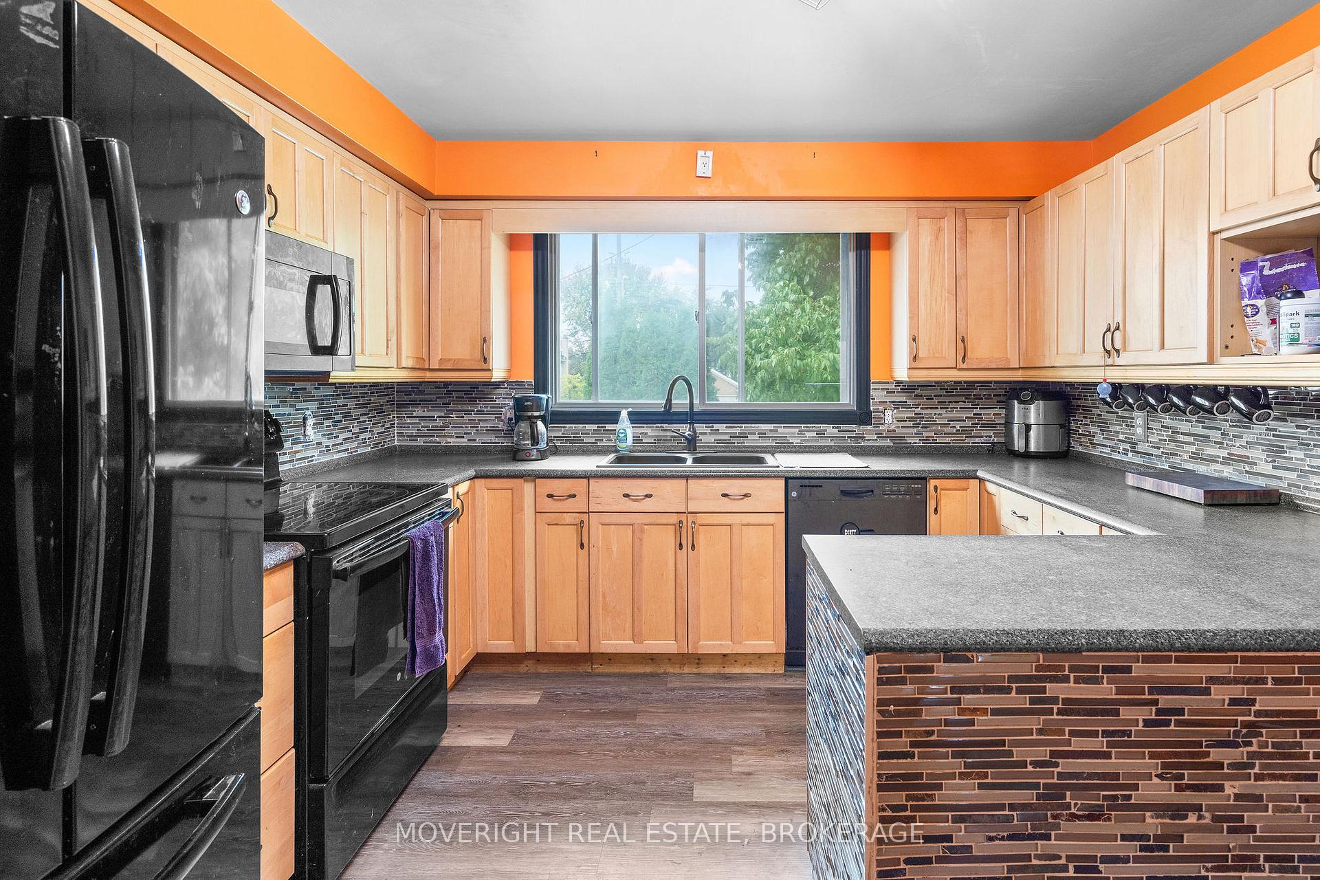 Photo 22 of 12 A Third Ave Louth, St. Catharines, Grapeview — HOMEH