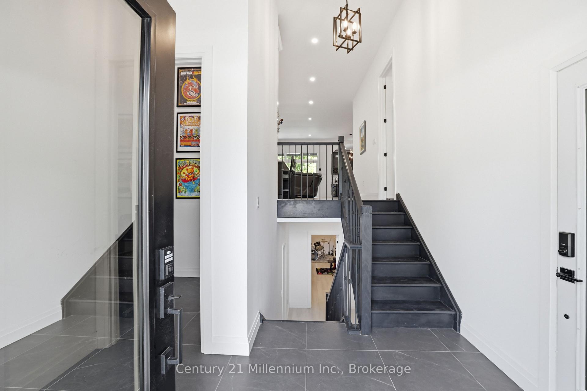 Photo 3 of 113 Smallman Drive, Wasaga Beach — HOMEH