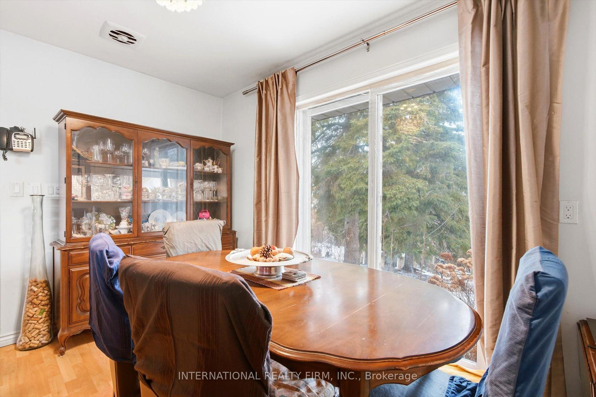 Photo 7 of 84 Hadrian Drive, Etobicoke, Elms-Old Rexdale — HOMEH