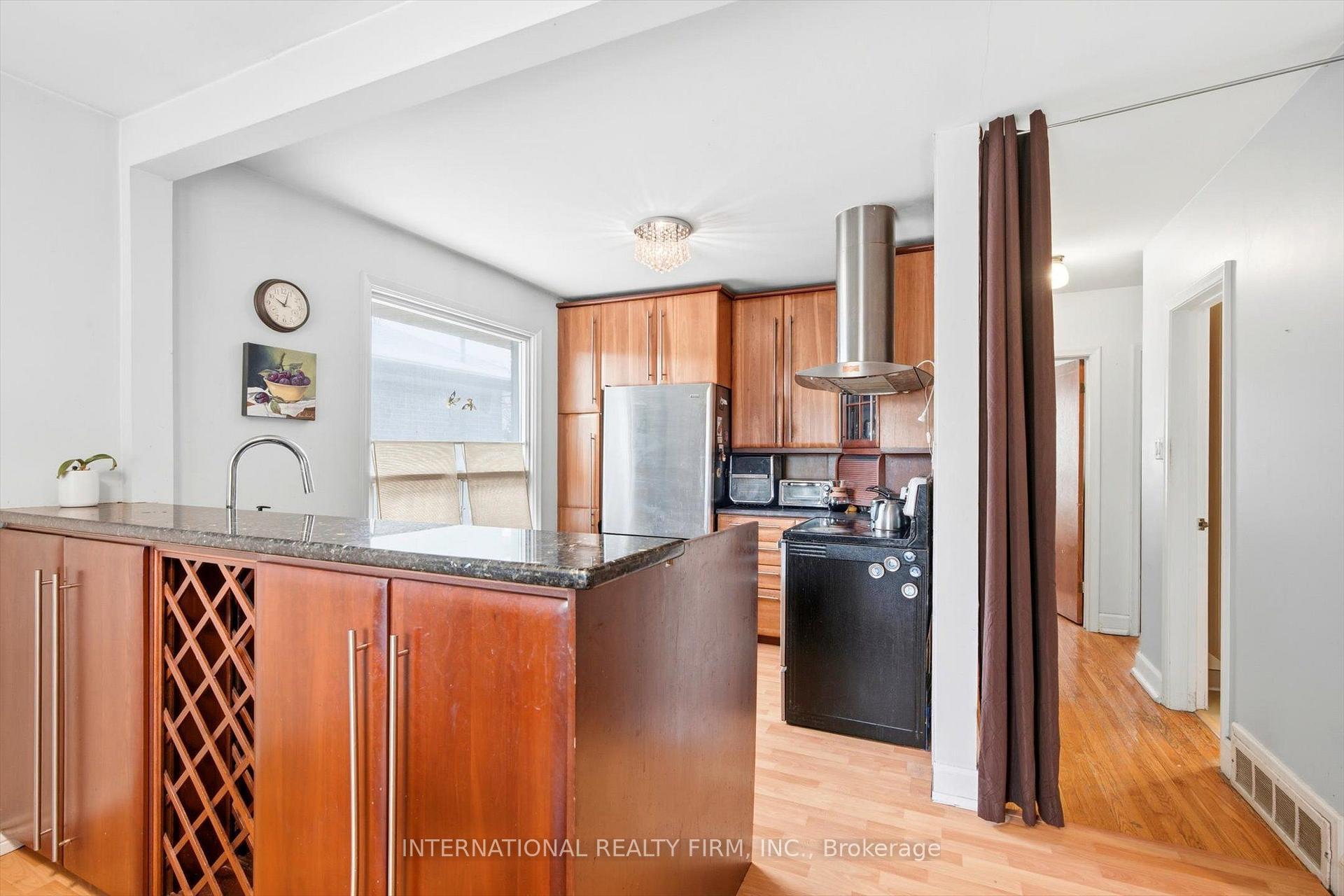 Photo 8 of 84 Hadrian Drive, Etobicoke, Elms-Old Rexdale — HOMEH