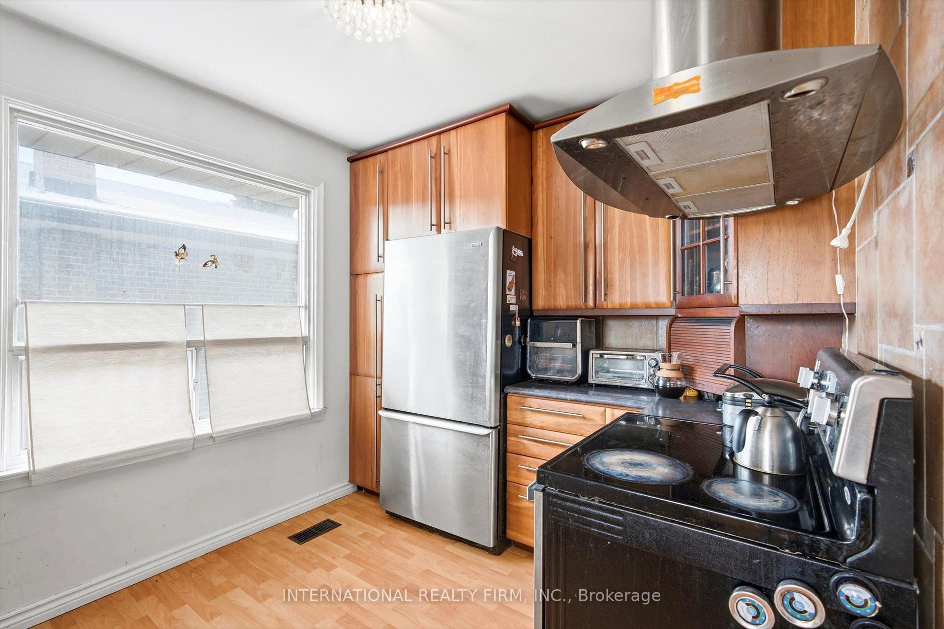 Photo 9 of 84 Hadrian Drive, Etobicoke, Elms-Old Rexdale — HOMEH