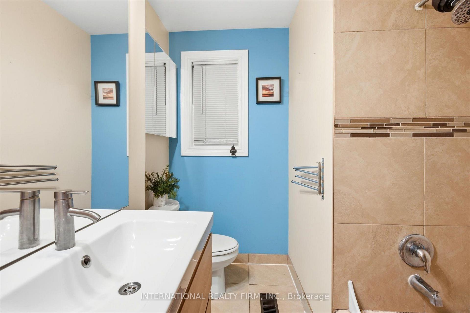 Photo 12 of 84 Hadrian Drive, Etobicoke, Elms-Old Rexdale — HOMEH