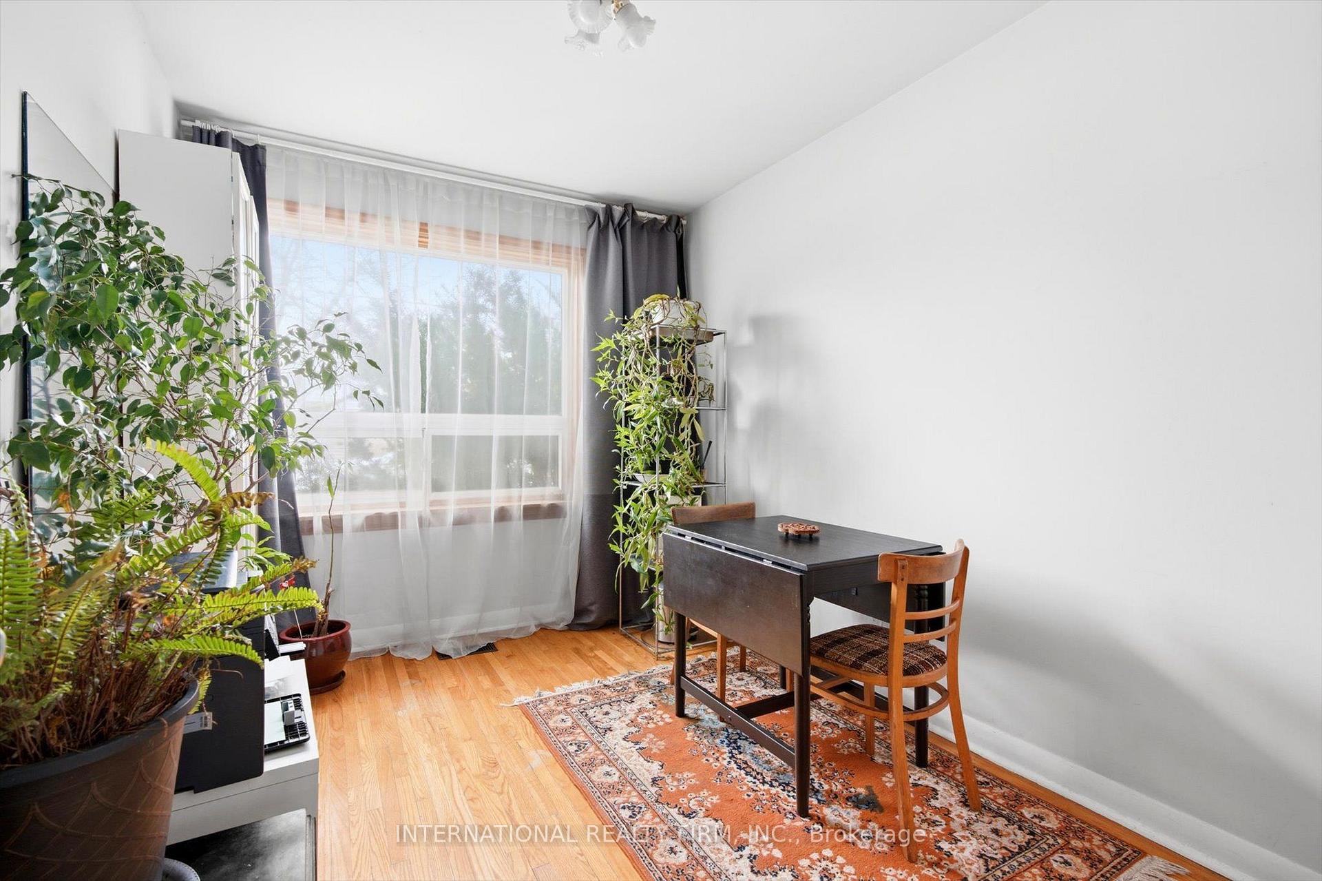 Photo 15 of 84 Hadrian Drive, Etobicoke, Elms-Old Rexdale — HOMEH