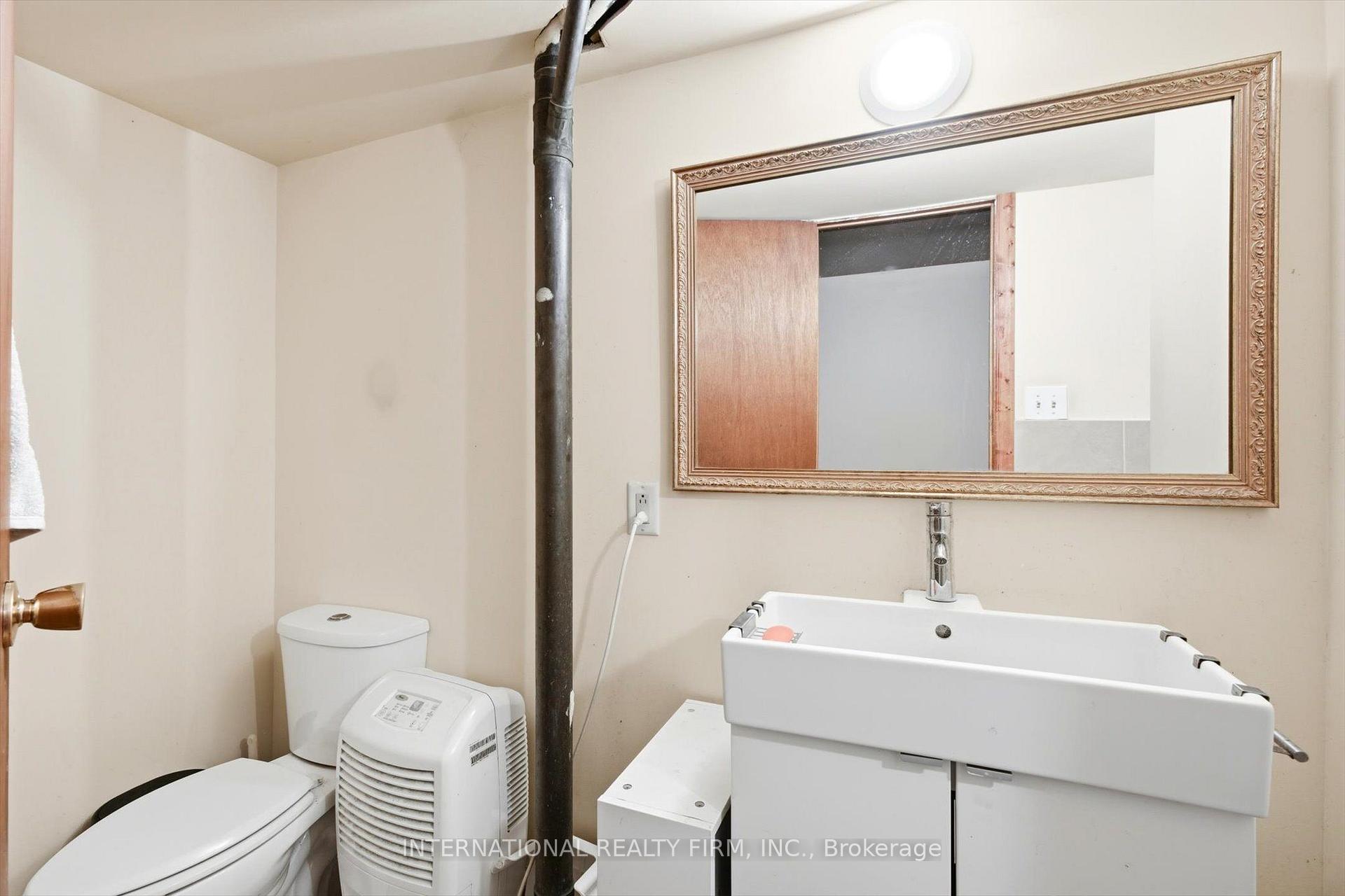 Photo 19 of 84 Hadrian Drive, Etobicoke, Elms-Old Rexdale — HOMEH