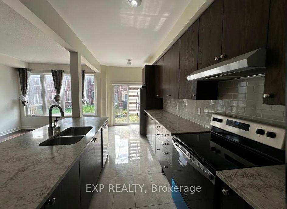Photo 4 of 647 Krawchuk Crescent, Oshawa, Eastdale — HOMEH