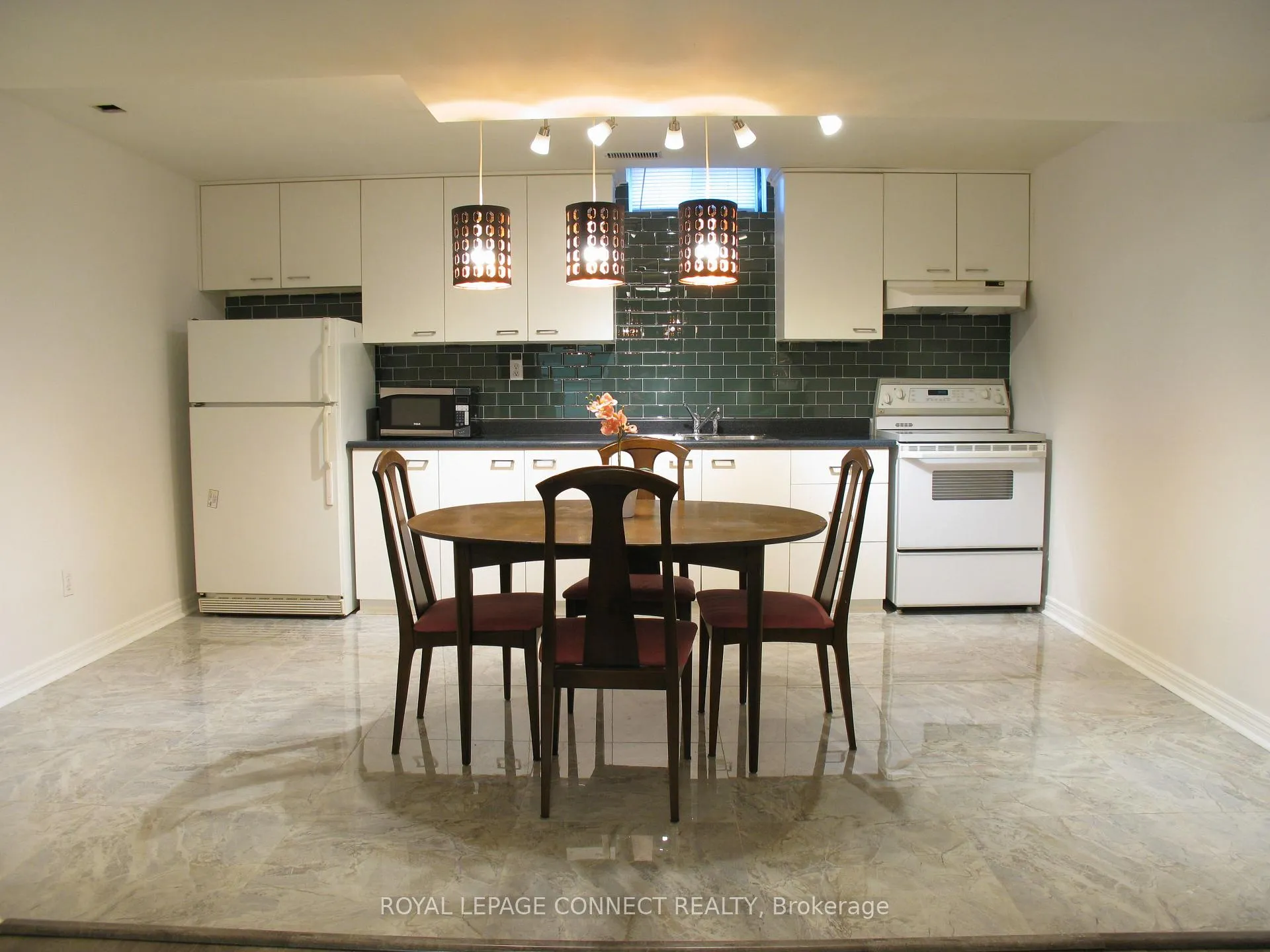 Photo 4 of Unit Bsmt 2B, 112 Sweetbriar Court, Pickering, Highbush — HOMEH