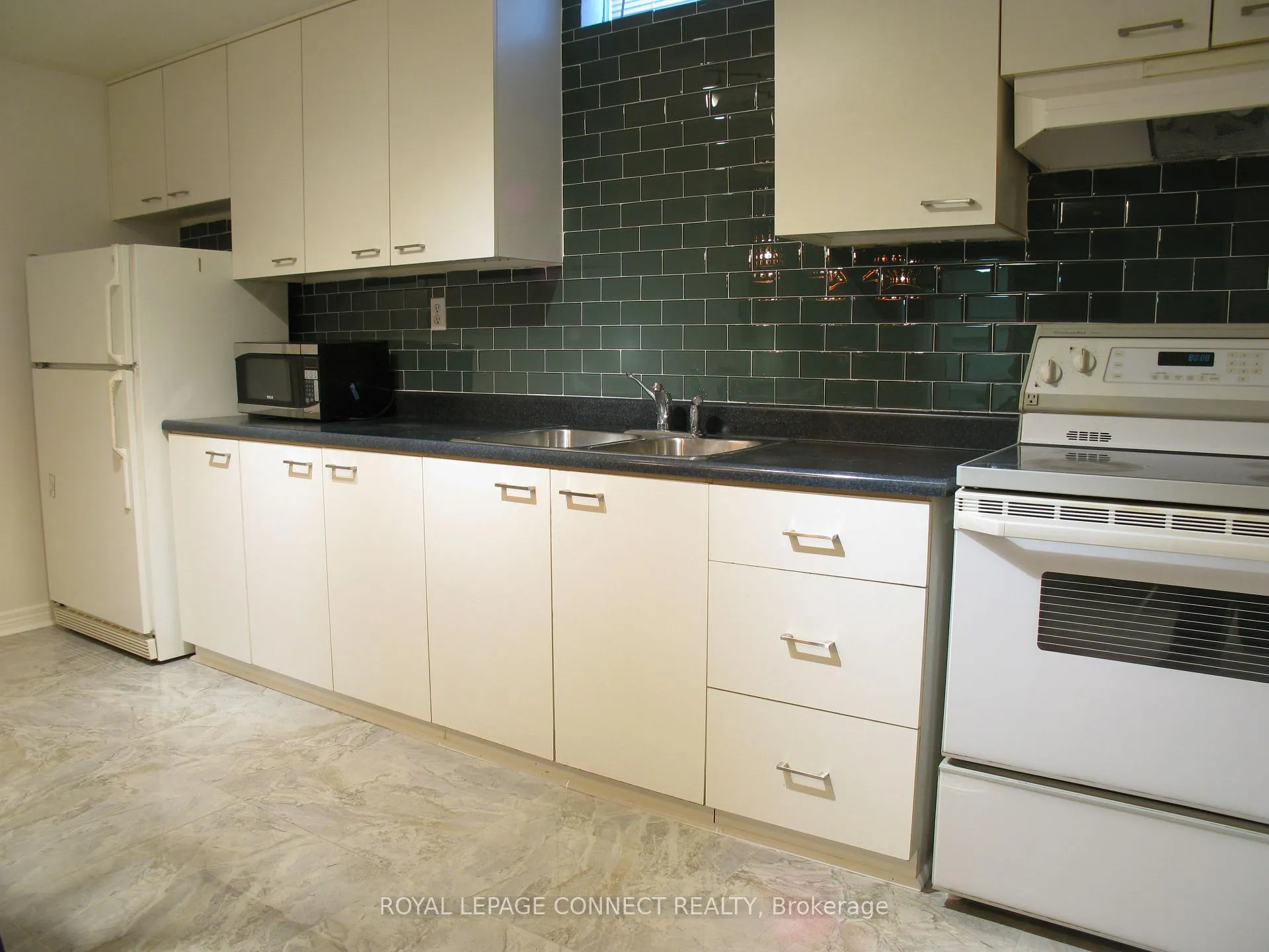 Photo 7 of Unit Bsmt 2B, 112 Sweetbriar Court, Pickering, Highbush — HOMEH