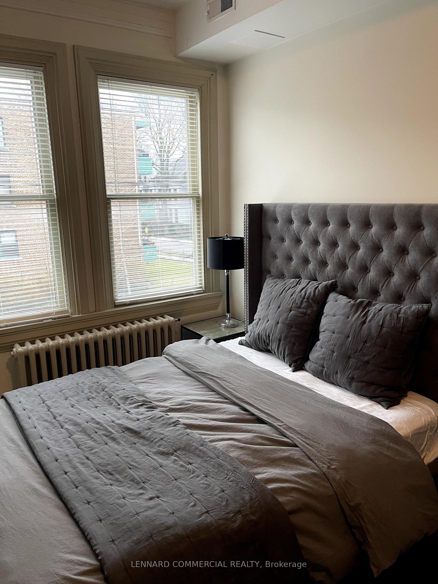 Photo 3 of Unit 4, 26 Elm Avenue, Toronto, Rosedale-Moore Park — HOMEH