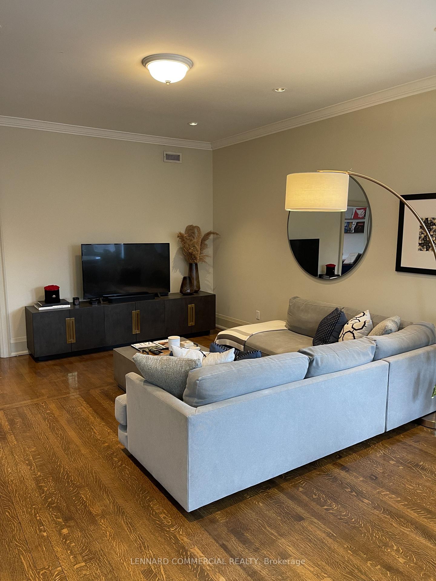 Photo 4 of Unit 4, 26 Elm Avenue, Toronto, Rosedale-Moore Park — HOMEH