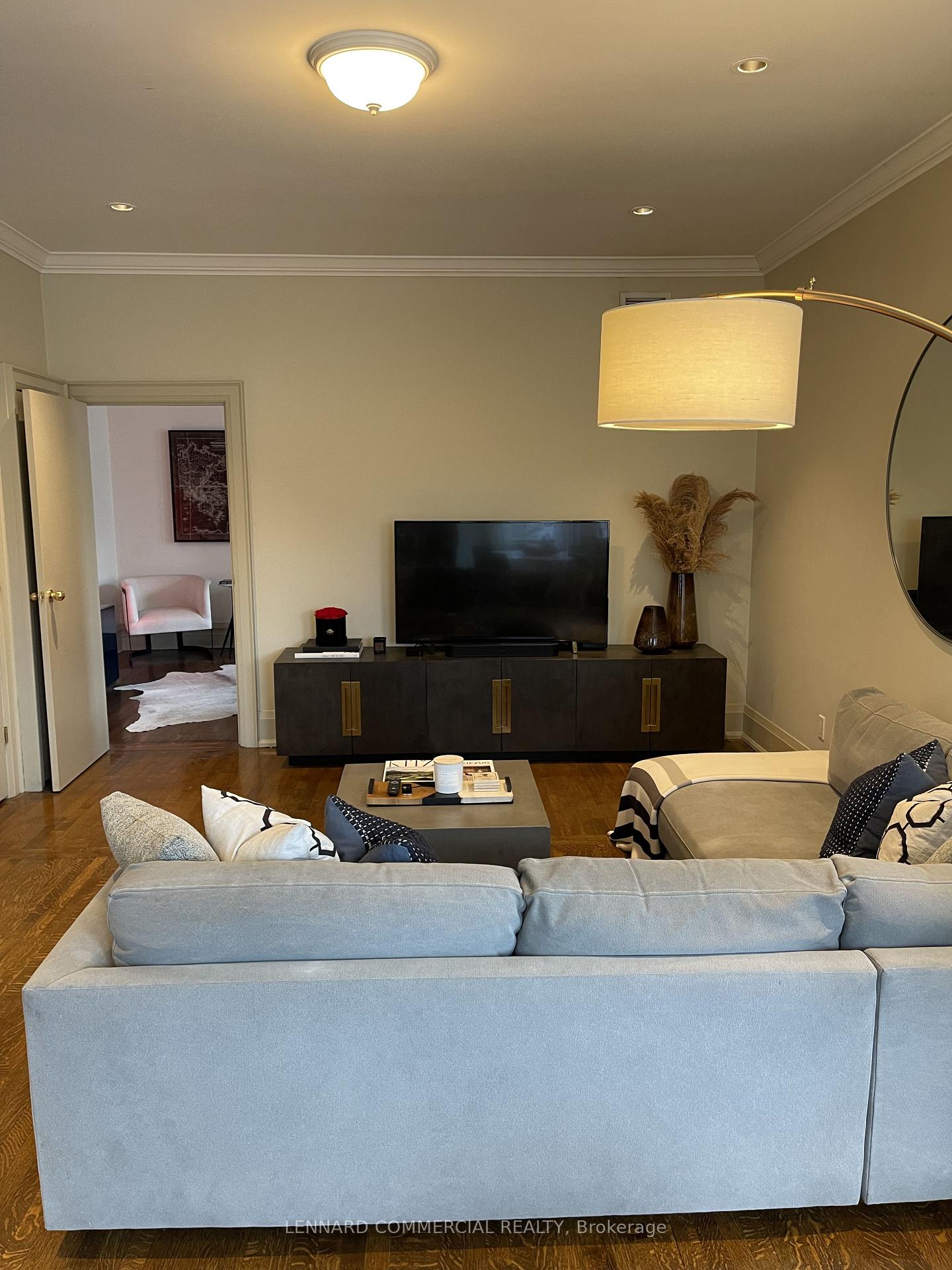 Photo 7 of Unit 4, 26 Elm Avenue, Toronto, Rosedale-Moore Park — HOMEH