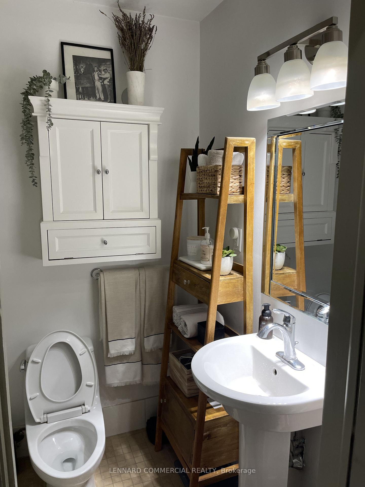 Photo 14 of Unit 4, 26 Elm Avenue, Toronto, Rosedale-Moore Park — HOMEH