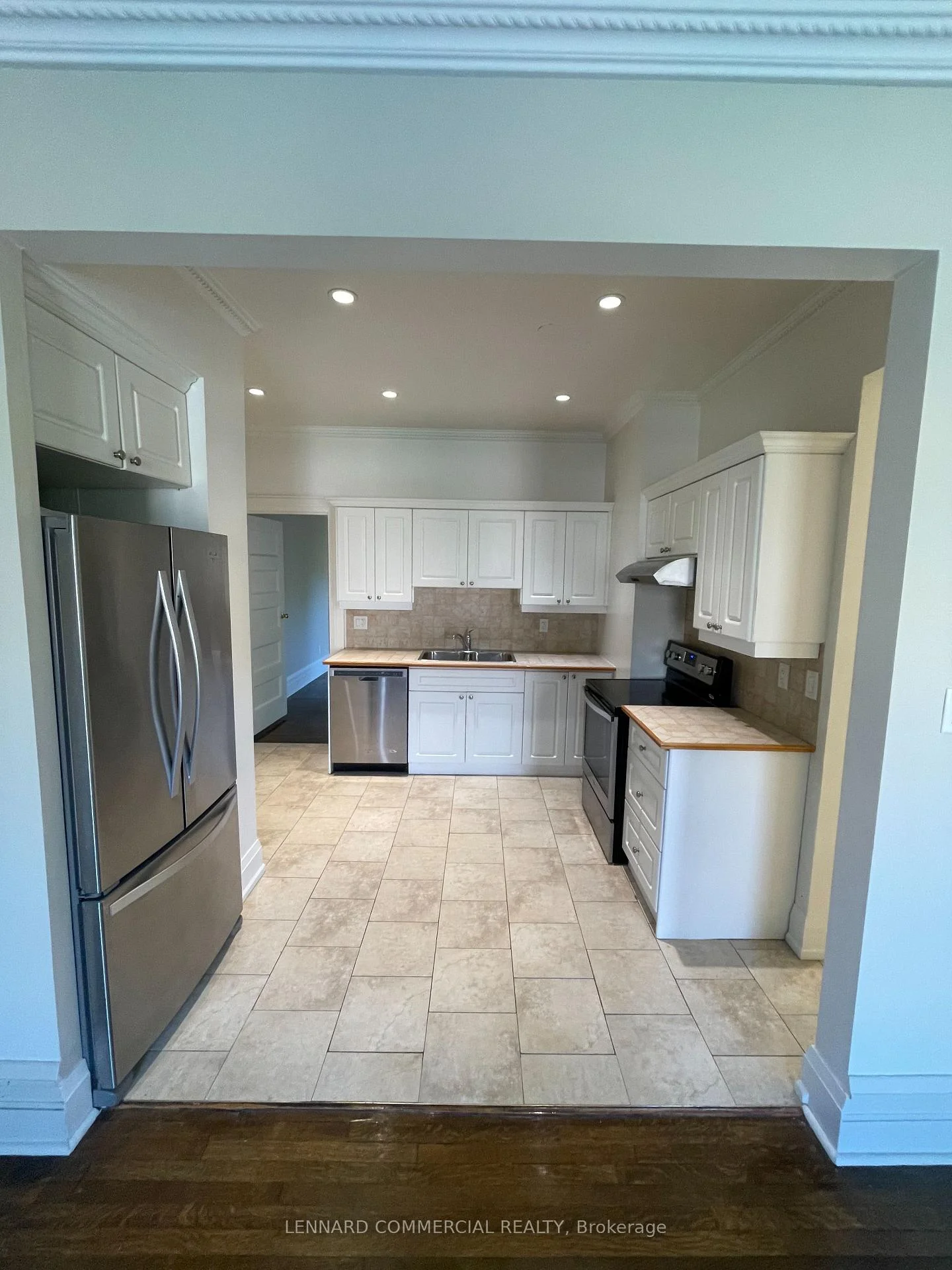 Photo 16 of Unit 5, 26 Elm Avenue, Toronto, Rosedale-Moore Park — HOMEH