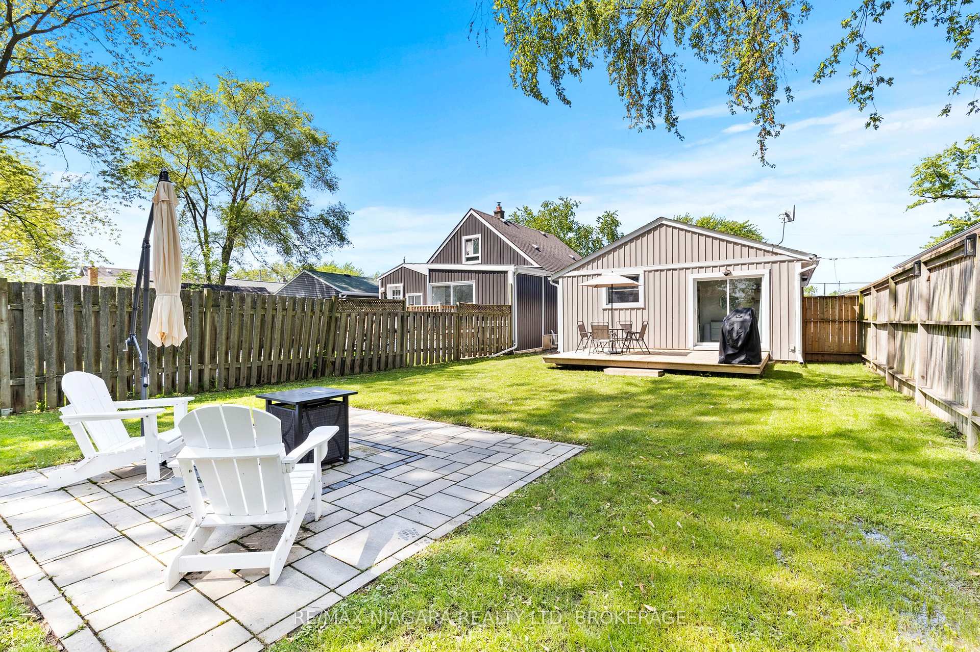 Photo 3 of 38 Alexandra Boulevard, St. Catharines, Secord Woods — HOMEH