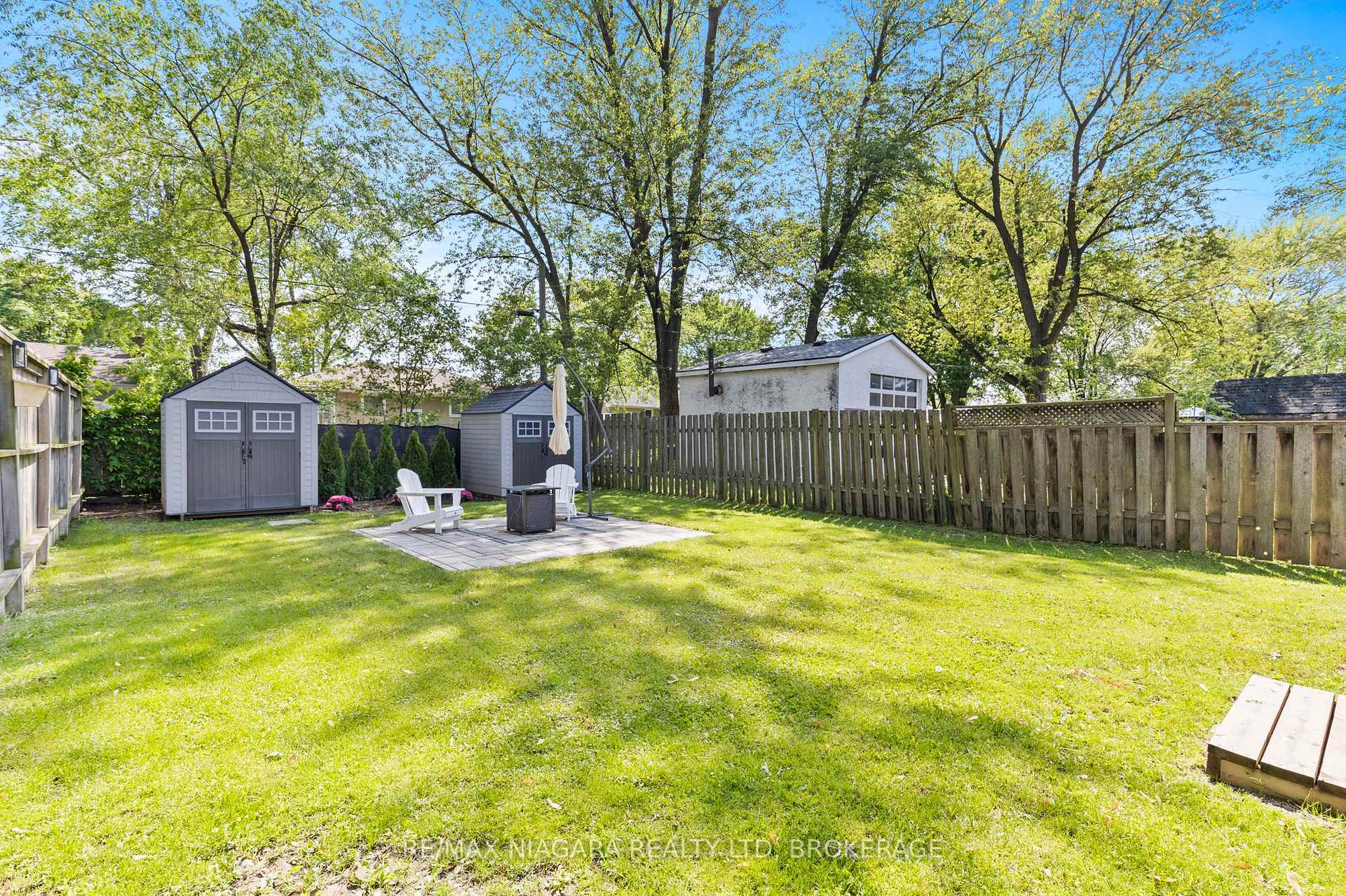 Photo 4 of 38 Alexandra Boulevard, St. Catharines, Secord Woods — HOMEH
