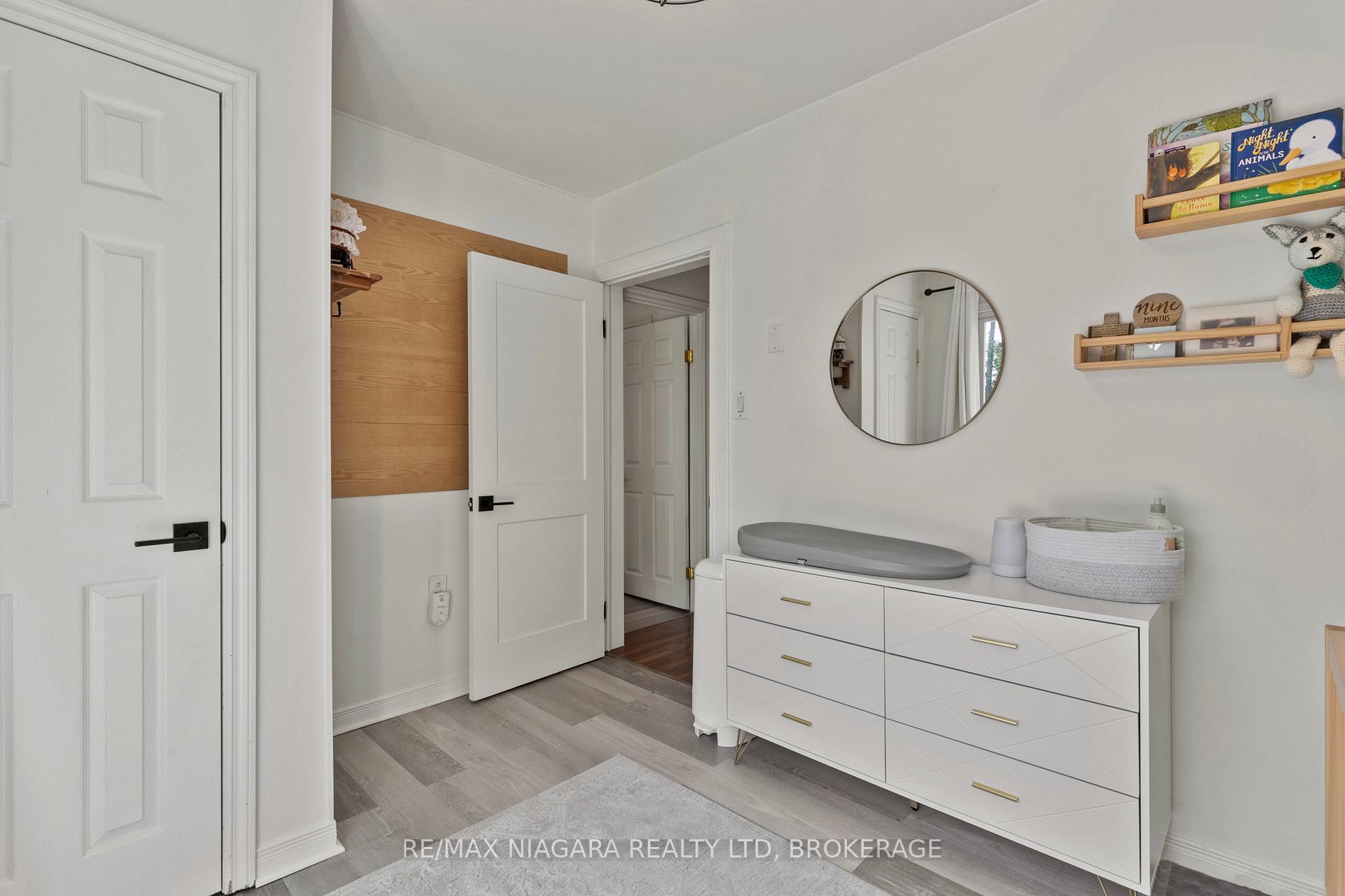 Photo 18 of 38 Alexandra Boulevard, St. Catharines, Secord Woods — HOMEH