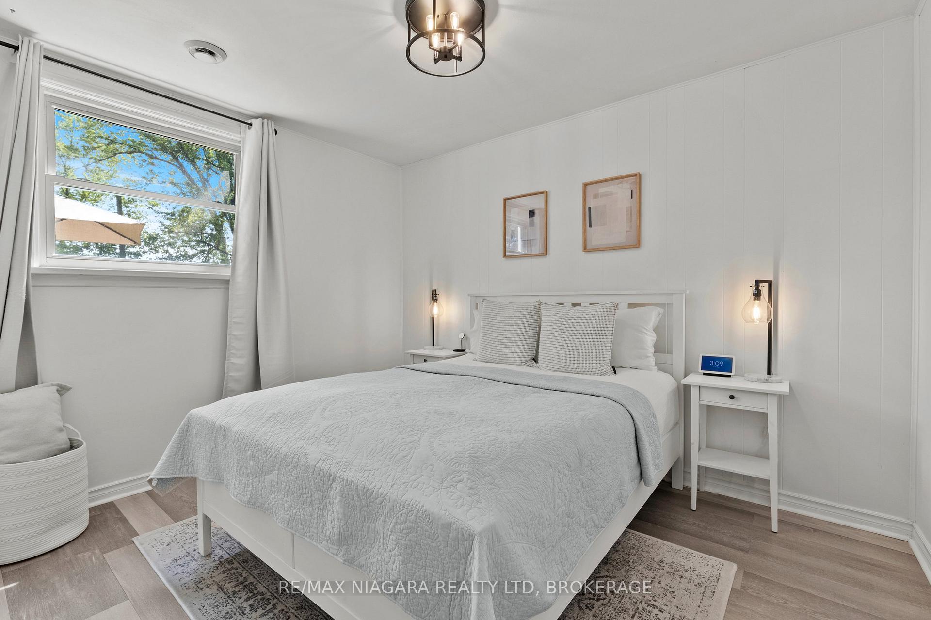 Photo 19 of 38 Alexandra Boulevard, St. Catharines, Secord Woods — HOMEH