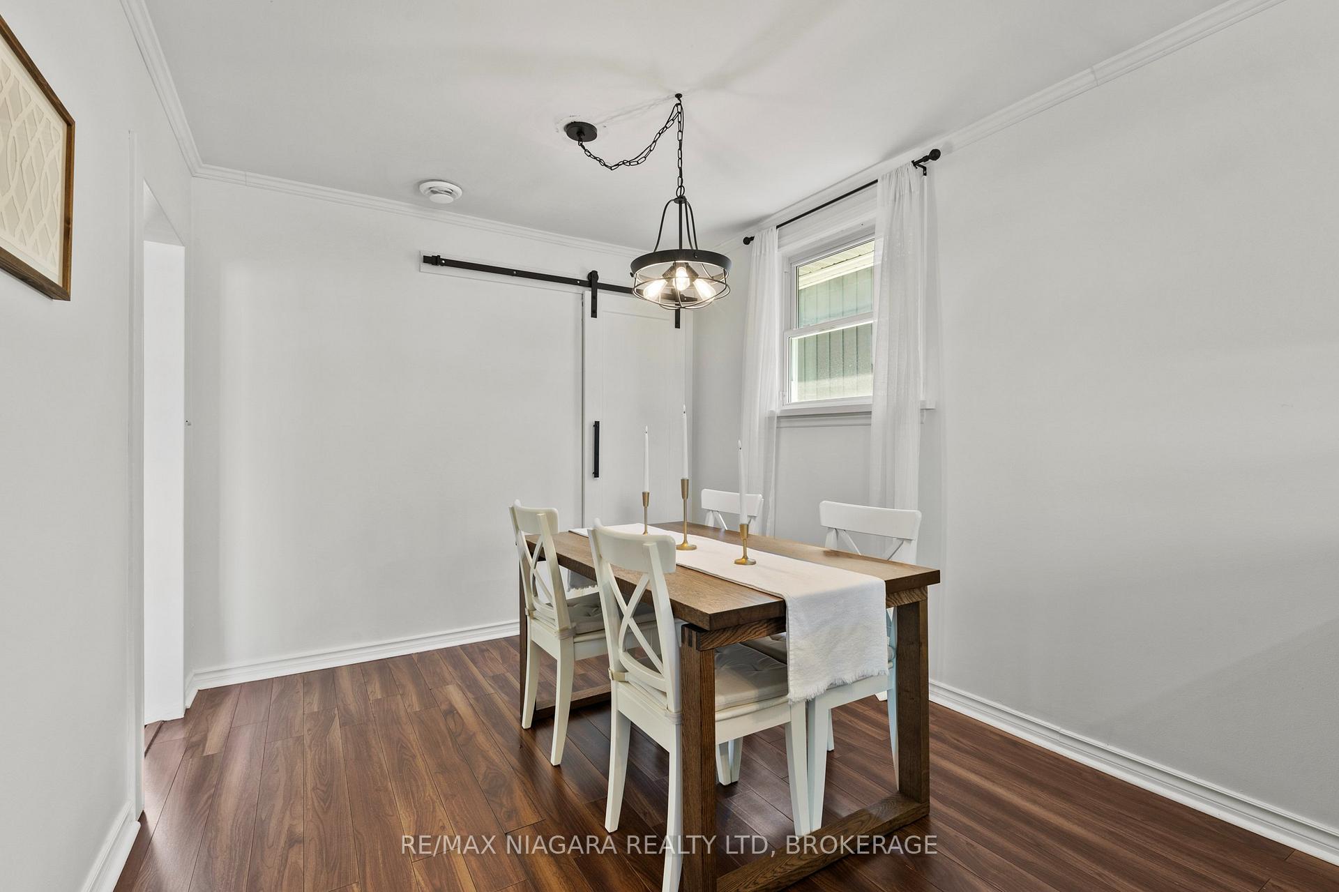 Photo 22 of 38 Alexandra Boulevard, St. Catharines, Secord Woods — HOMEH
