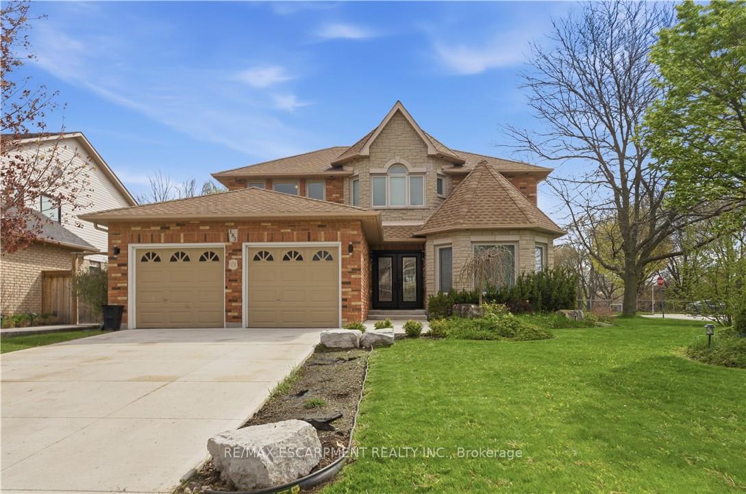 Photo 2 of 183 Daniels Street, Hamilton, Ancaster — HOMEH