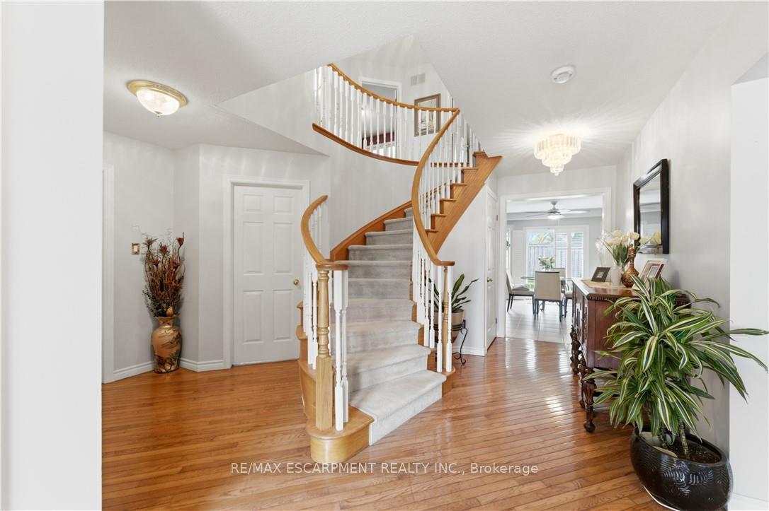 Photo 5 of 183 Daniels Street, Hamilton, Ancaster — HOMEH