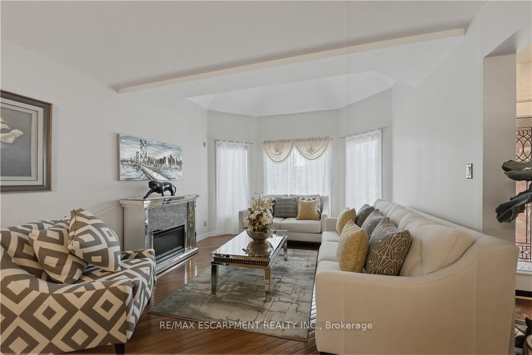 Photo 8 of 183 Daniels Street, Hamilton, Ancaster — HOMEH