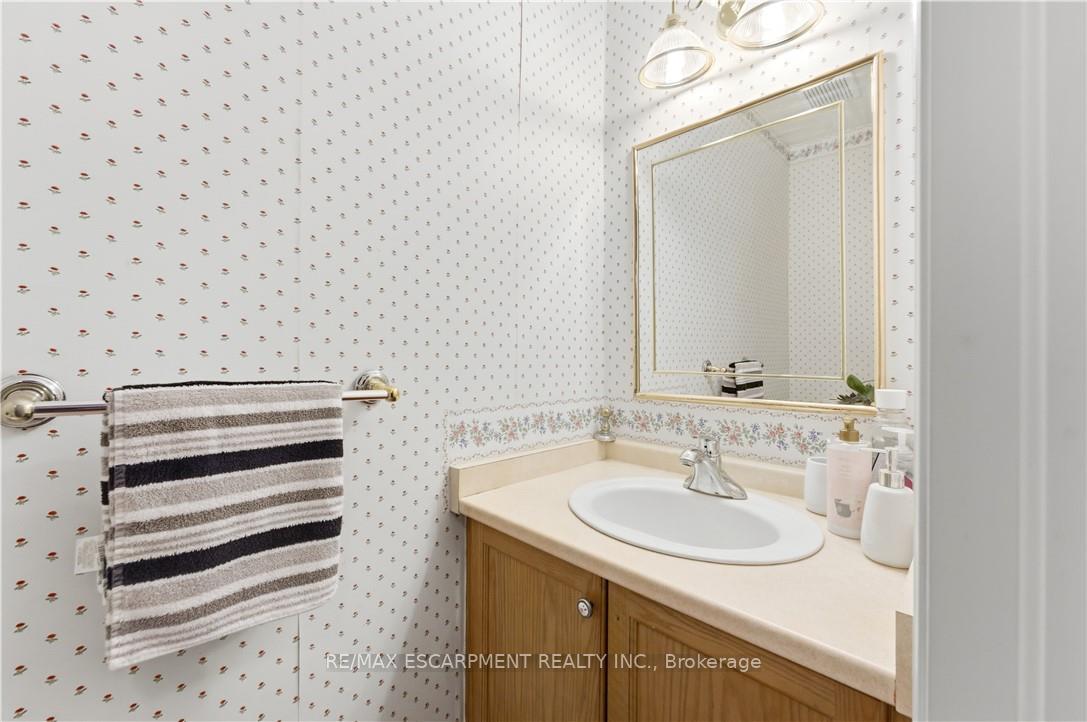 Photo 16 of 183 Daniels Street, Hamilton, Ancaster — HOMEH