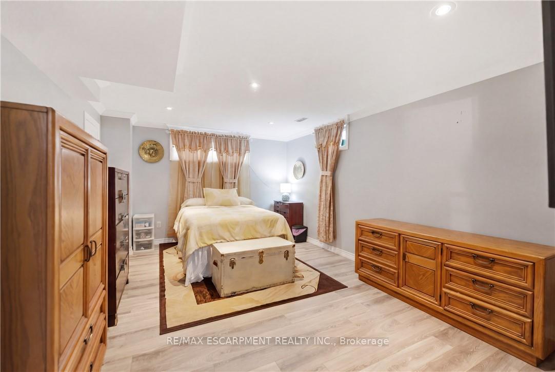 Photo 33 of 183 Daniels Street, Hamilton, Ancaster — HOMEH