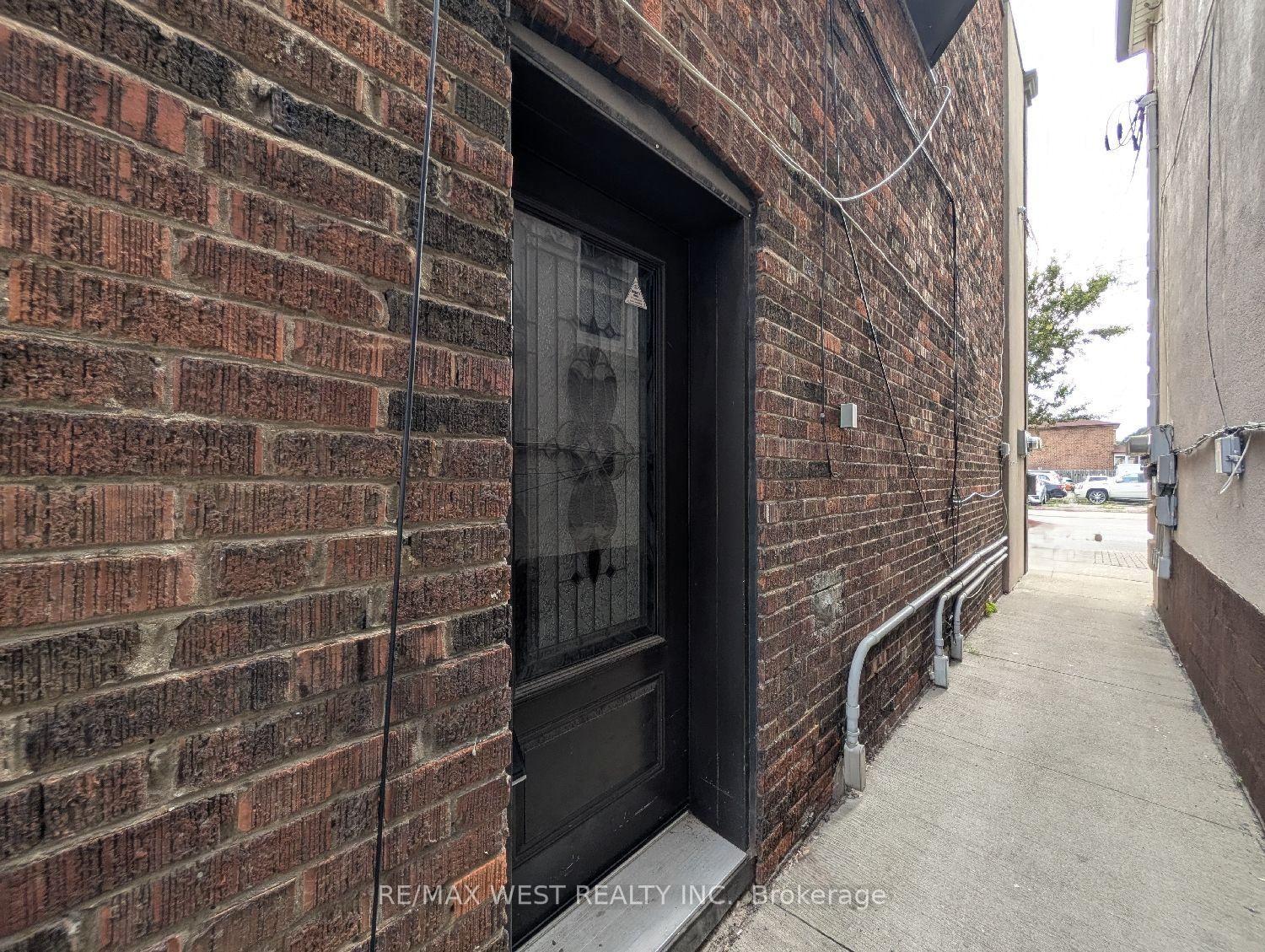 Photo 4 of Unit Apt 2, 1761 Keele Street, Toronto, Keelesdale-Eglinton West — HOMEH