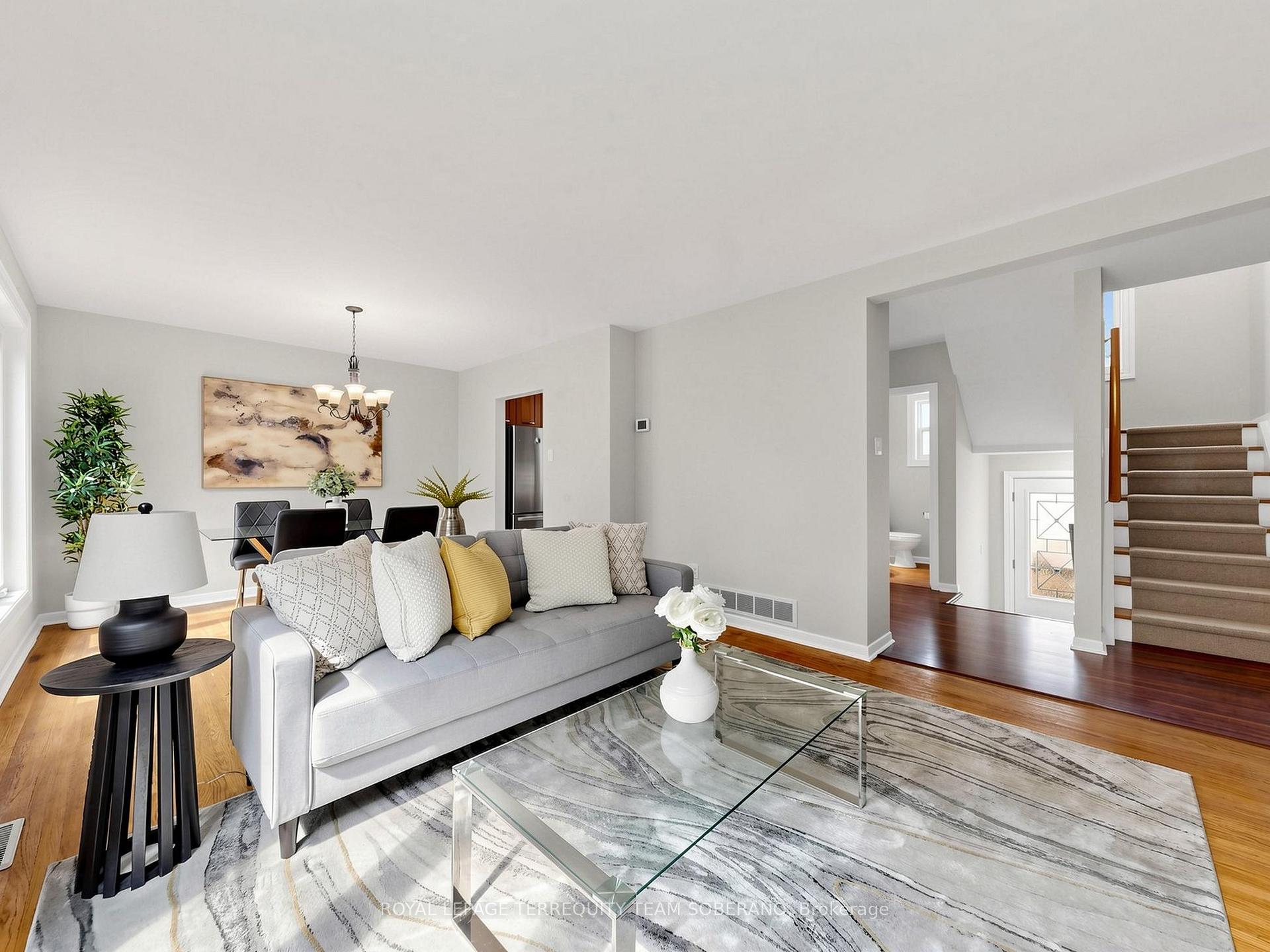 Photo 5 of Unit 214, 55 Rameau Drive, North York, Hillcrest Village — HOMEH