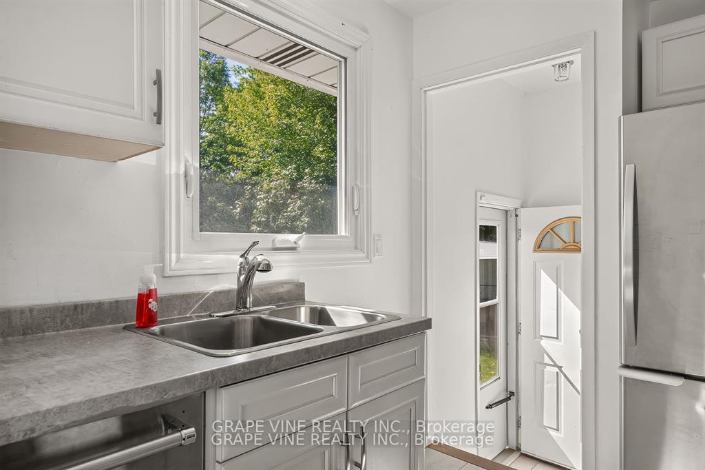 Photo 7 of 104 Oriole Avenue, Ottawa, Kanata - Glencairn/Hazeldean — HOMEH