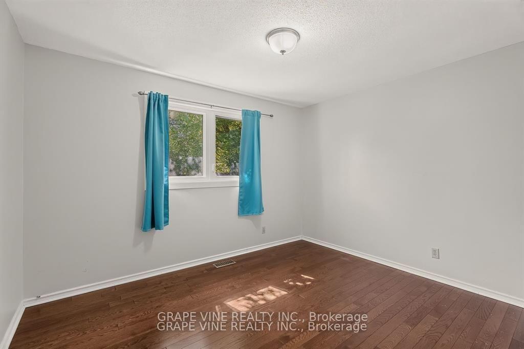 Photo 9 of 104 Oriole Avenue, Ottawa, Kanata - Glencairn/Hazeldean — HOMEH