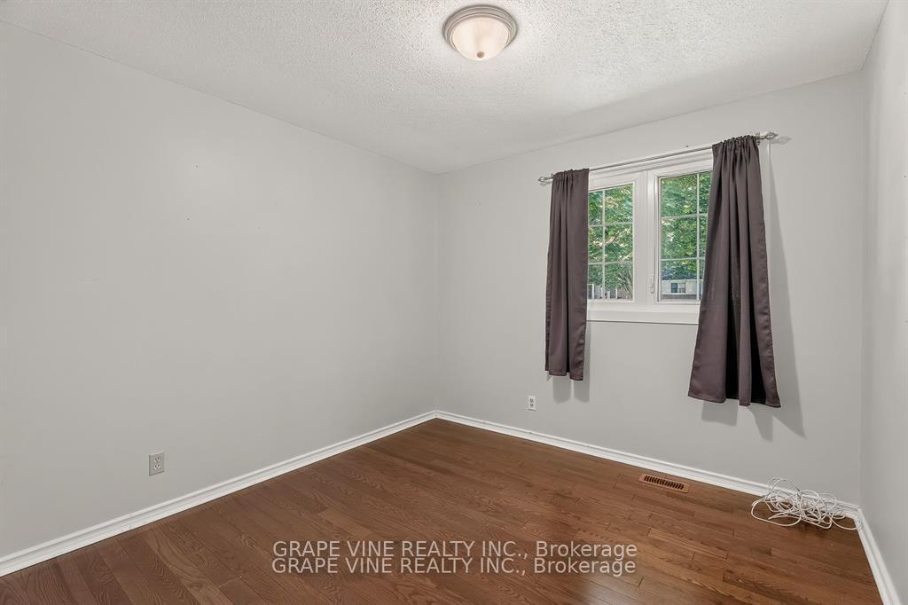 Photo 11 of 104 Oriole Avenue, Ottawa, Kanata - Glencairn/Hazeldean — HOMEH