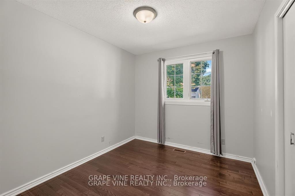 Photo 12 of 104 Oriole Avenue, Ottawa, Kanata - Glencairn/Hazeldean — HOMEH