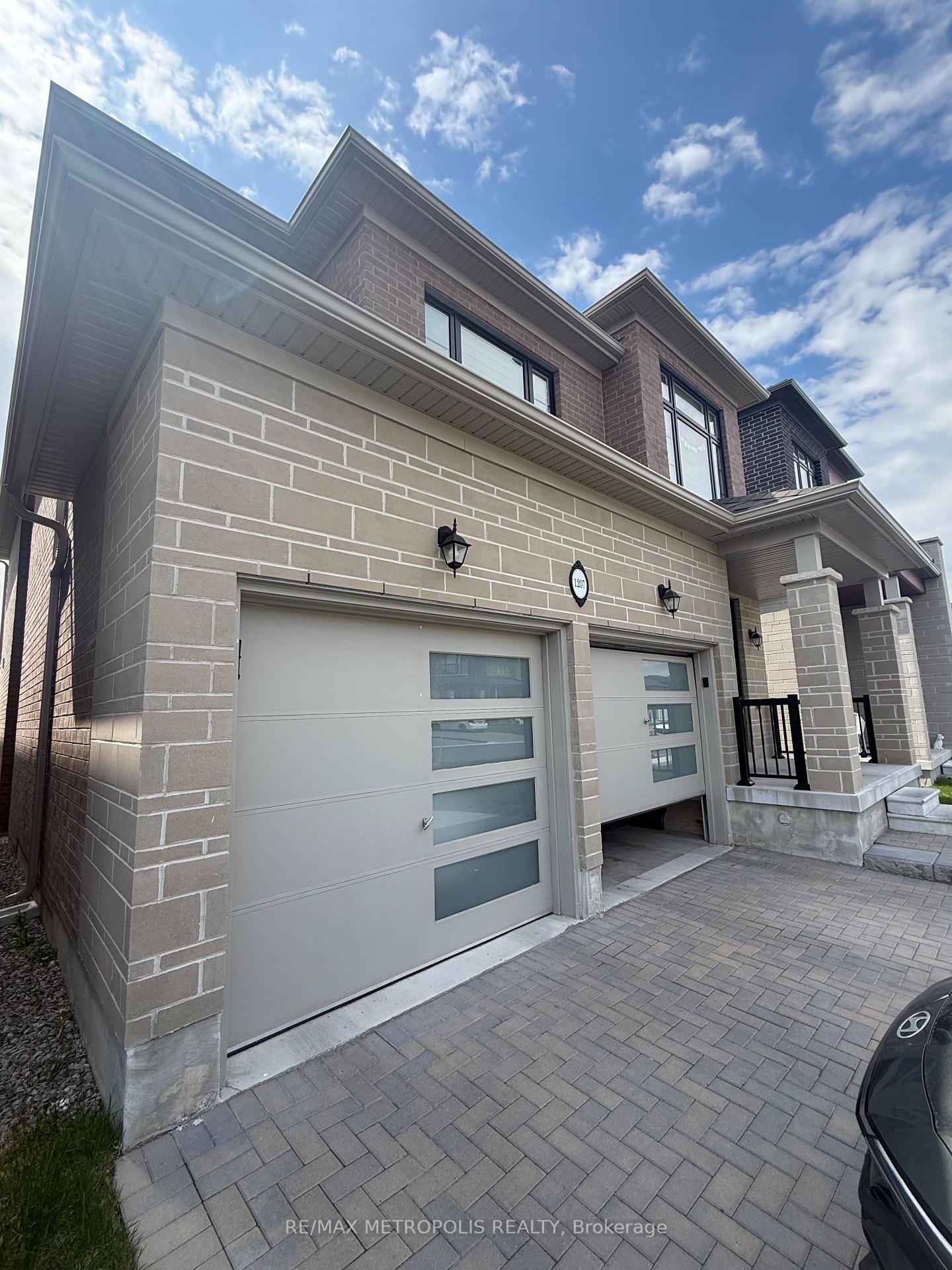 Photo 3 of 1207 Wilmington Avenue, Oshawa, Kedron — HOMEH