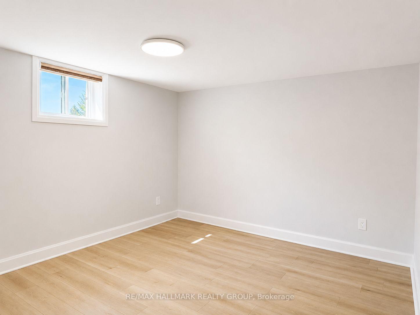 Photo 9 of 735 Borthwick Avenue, Ottawa, Castle Heights/Rideau High — HOMEH