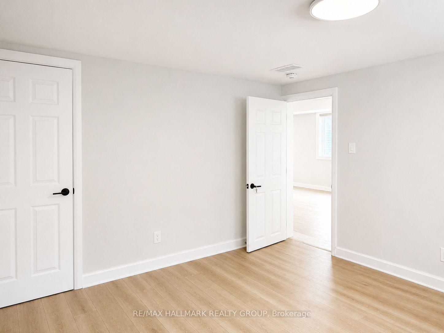 Photo 12 of 735 Borthwick Avenue, Ottawa, Castle Heights/Rideau High — HOMEH