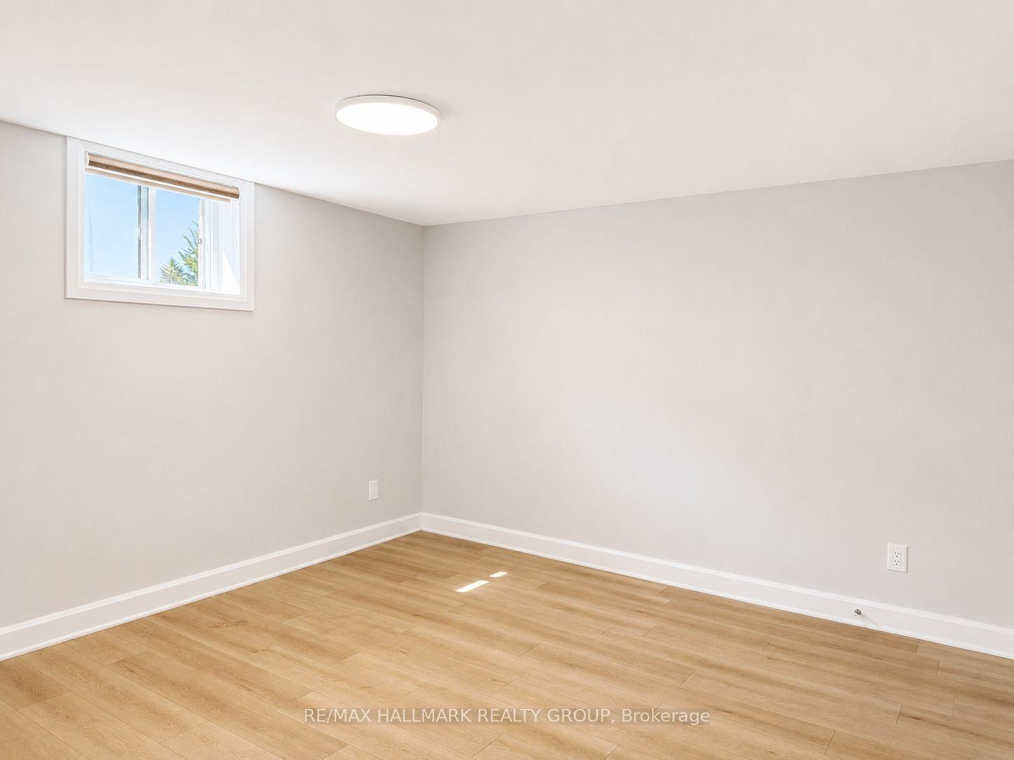 Photo 13 of 735 Borthwick Avenue, Ottawa, Castle Heights/Rideau High — HOMEH