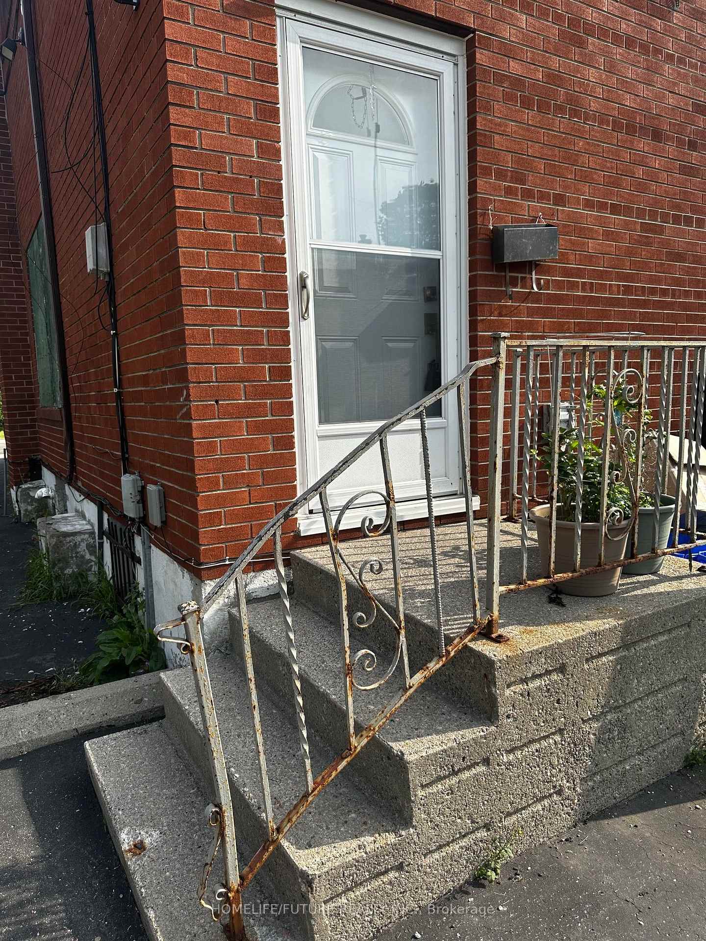 Photo 2 of 350 Eulalie Avenue, Oshawa, Central — HOMEH