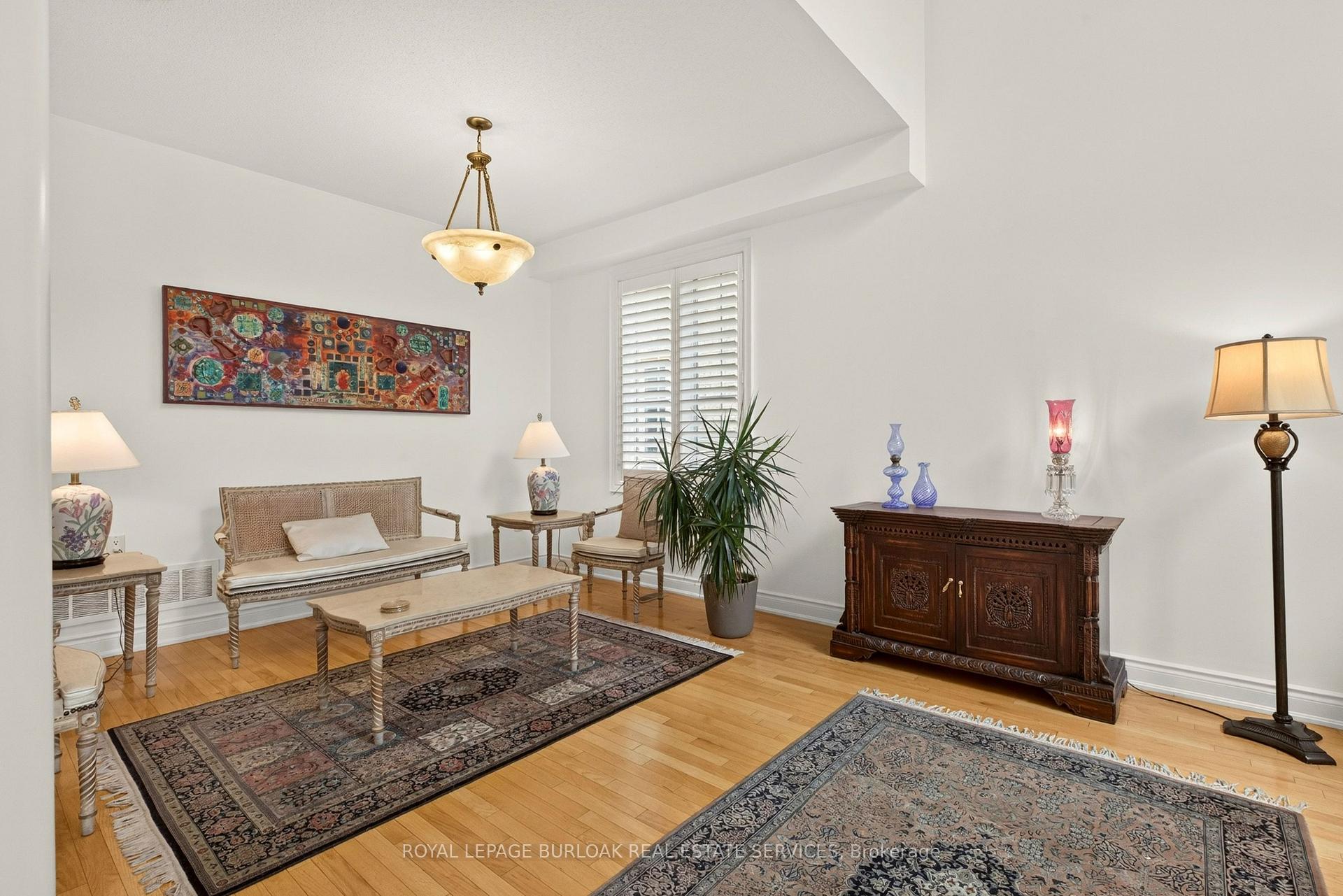 Photo 7 of 215 Burloak Drive, Oakville, Bronte — HOMEH