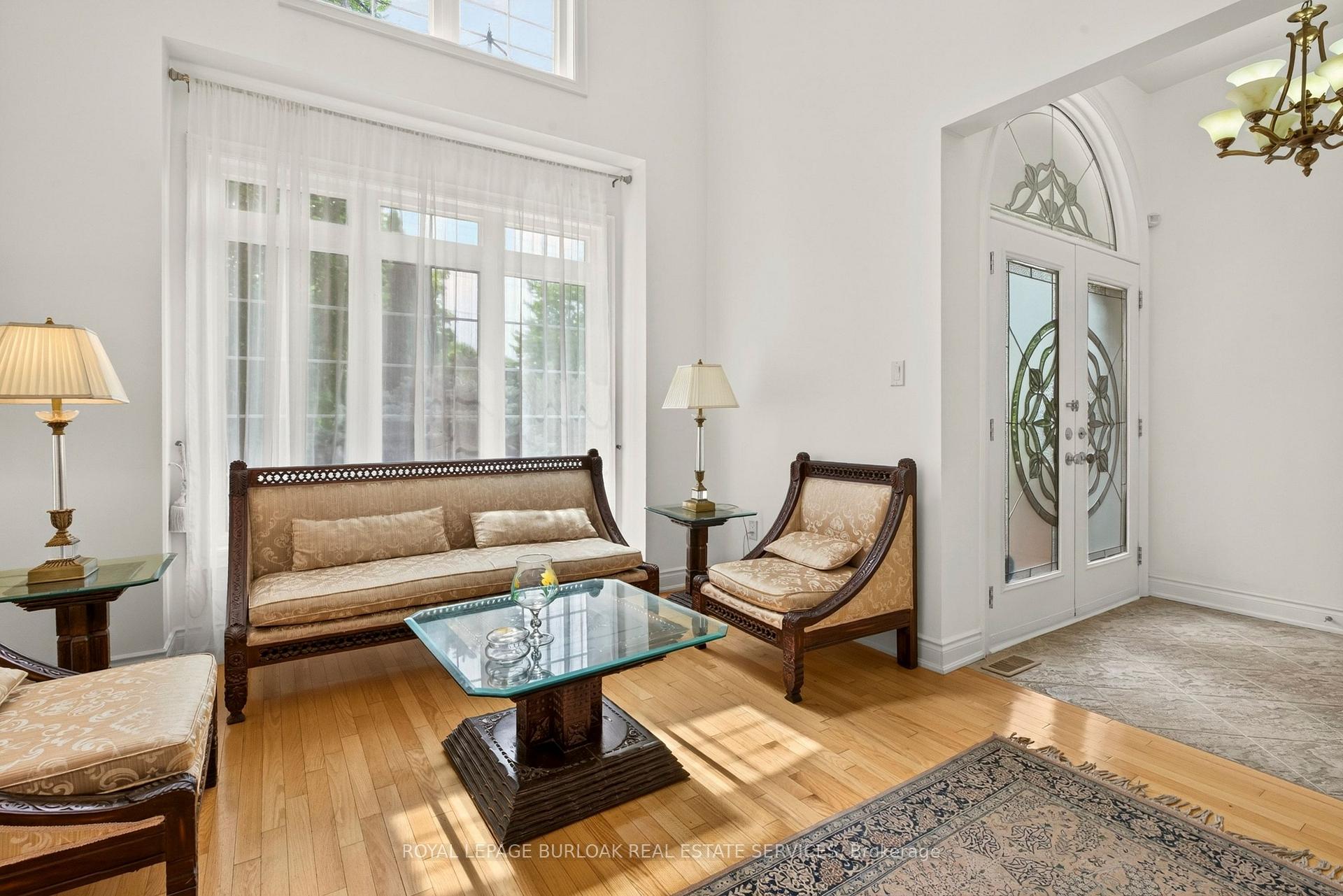 Photo 8 of 215 Burloak Drive, Oakville, Bronte — HOMEH