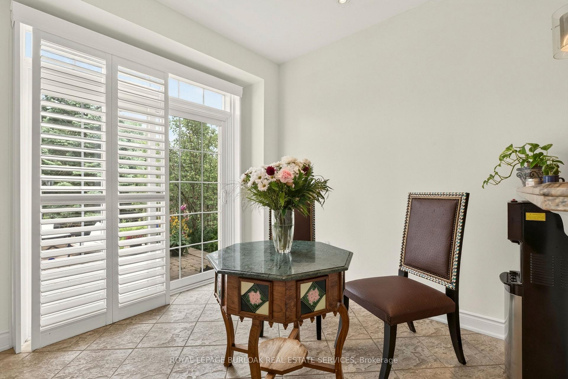 Photo 12 of 215 Burloak Drive, Oakville, Bronte — HOMEH