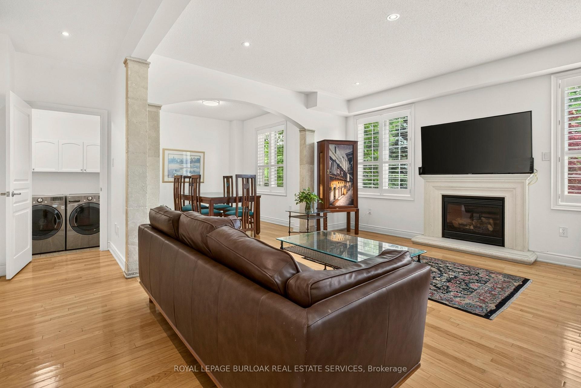 Photo 18 of 215 Burloak Drive, Oakville, Bronte — HOMEH